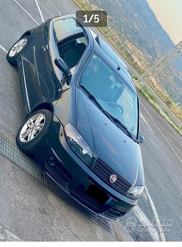 Usata Fiat Punto 95 CV (69 kW) 2025 Nero Utilitaria