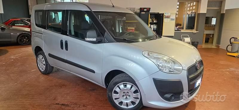 Occasion Fiat Doblò Active 90 ch (66 kW) 2013 Gris Monospace