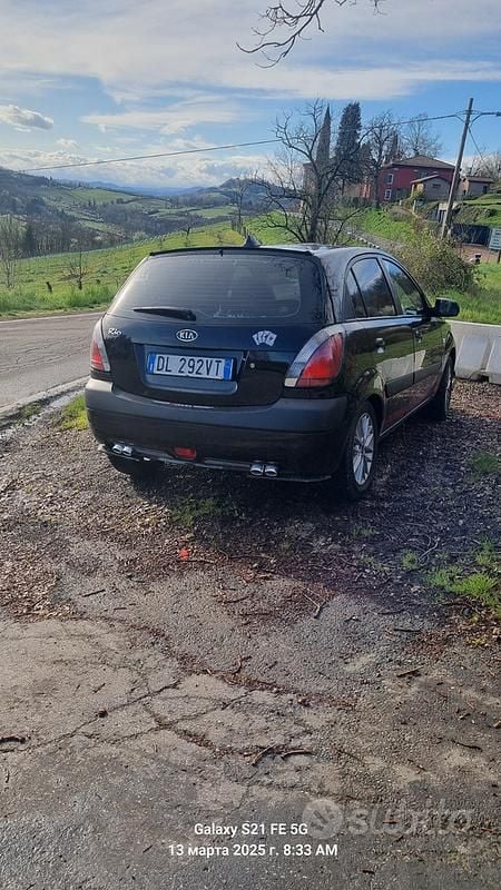 Usata Kia Rio 110 CV (80 kW) 2007 Nero Berlina