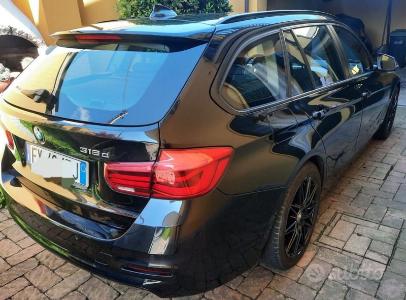 Usata BMW 318 150 CV (110 kW) 2019 Nero Station wagon