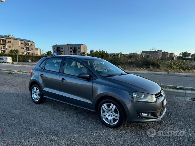 Usata VW Polo 75 CV (55 kW) 2014 Grigio Utilitaria