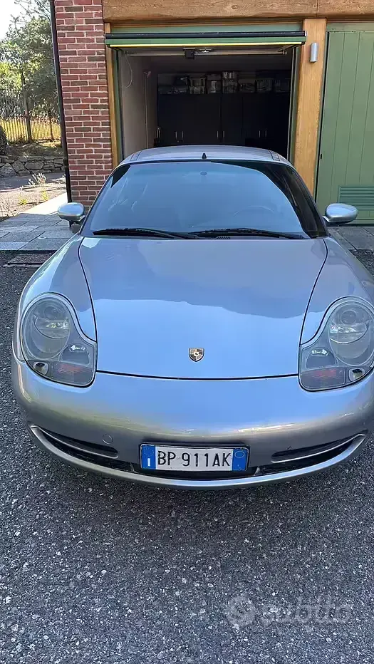 Usata Porsche 911 Carrera 345 CV (253 kW) 2004 Grigio Coupé