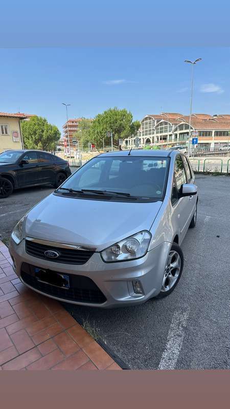 Usata 2010 Ford C-MAX Titanium Monovolume | 3800 € (Buon prezzo) - Immagine 1/4