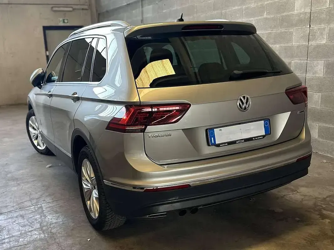 Usata VW Tiguan Executive 190 CV (139 kW) 2018 Oro SUV