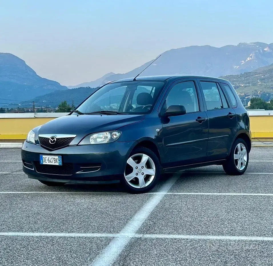 Usata Mazda 2 68 CV (50 kW) 2006 Utilitaria