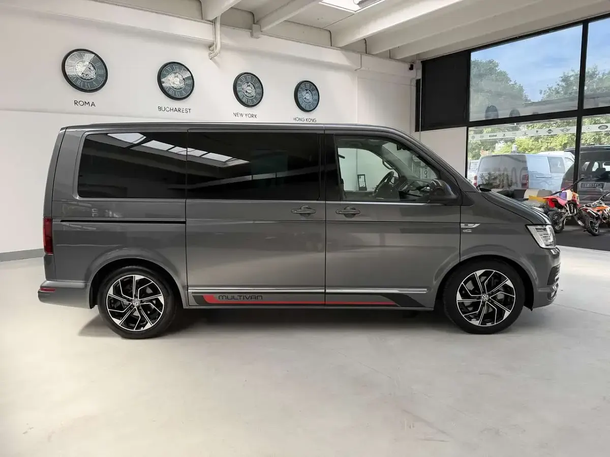 Usata VW Multivan 204 CV (150 kW) 2017 Grigio Monovolume