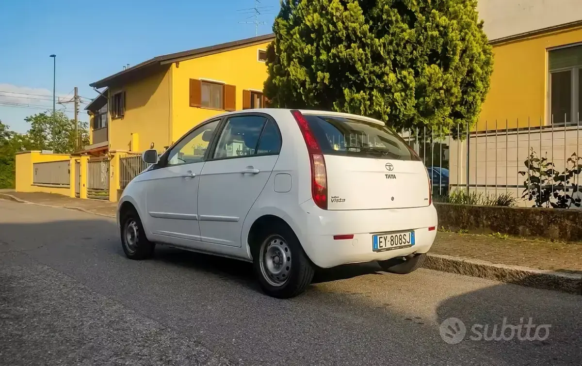 Usata Tata Indica 75 CV (55 kW) 2015 Bianco Berlina