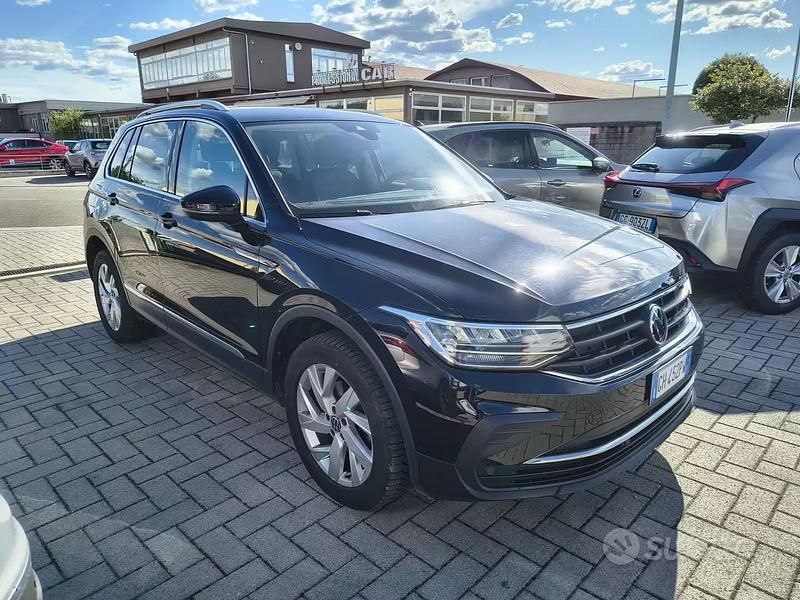Usata VW Tiguan Life 150 CV (110 kW) 2021 Nero SUV
