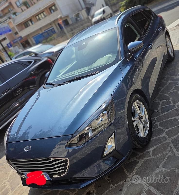 Usata Ford Focus 120 CV (88 kW) 2019 Grigio Station wagon