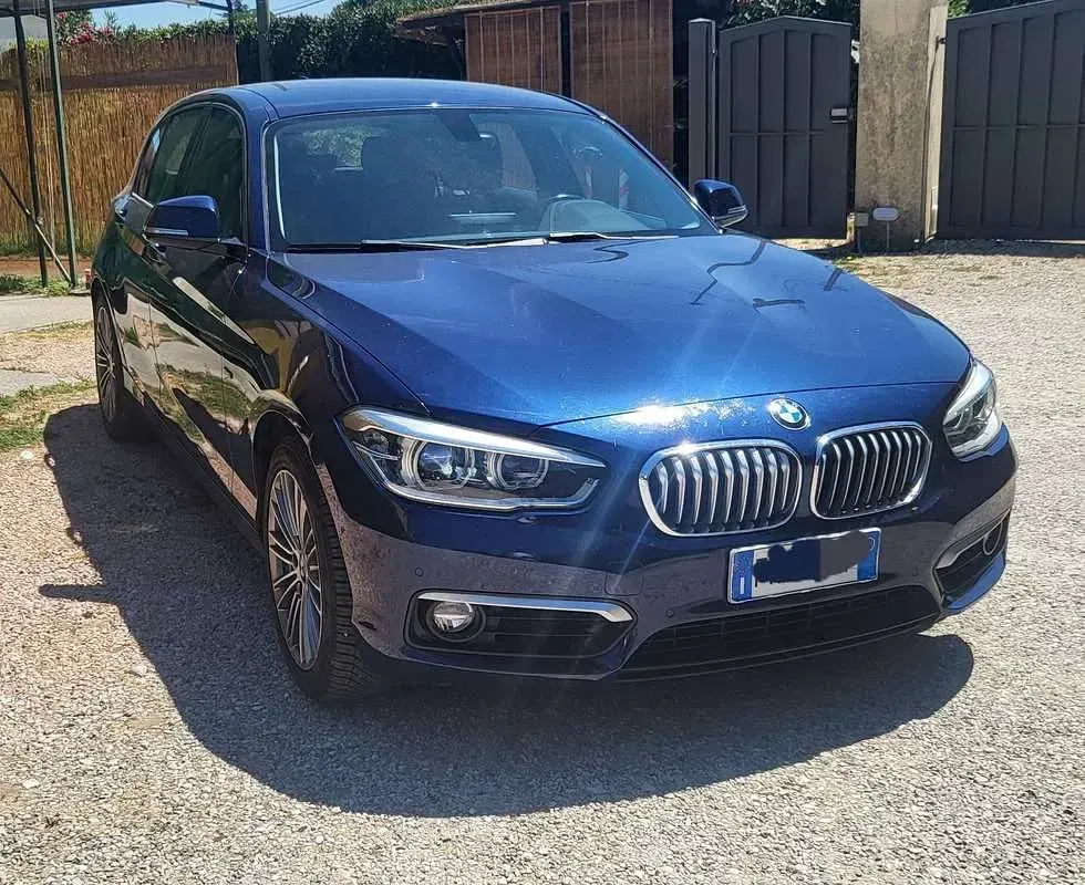 Usata BMW 120 Efficient Dynamics 190 CV (139 kW) 2018 Blu/azzurro Utilitaria