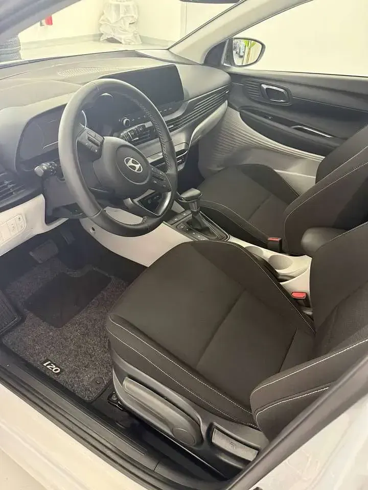 Usata Hyundai i20 Prime 101 CV (74 kW) 2024 Beige Utilitaria