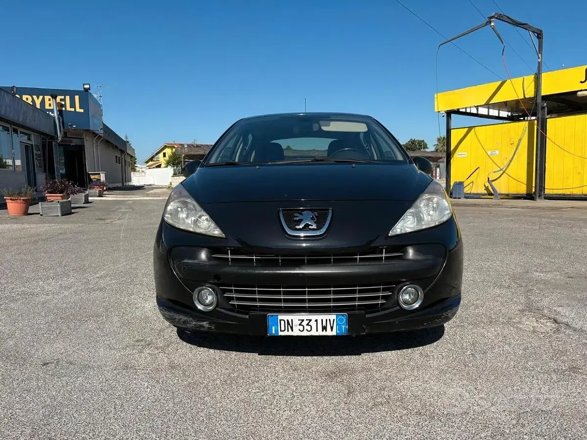 Usata Peugeot 207 68 CV (50 kW) 2008 Nero Berlina