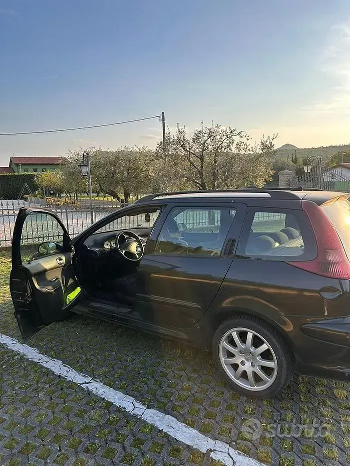 Usata Peugeot 206 90 CV (66 kW) 2004 Nero Station wagon