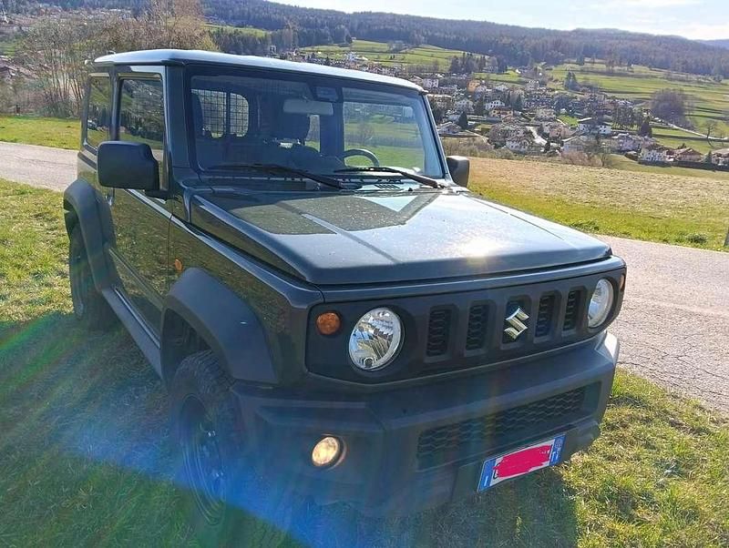 Usata Suzuki Jimny 102 CV (75 kW) 2022 Verde SUV
