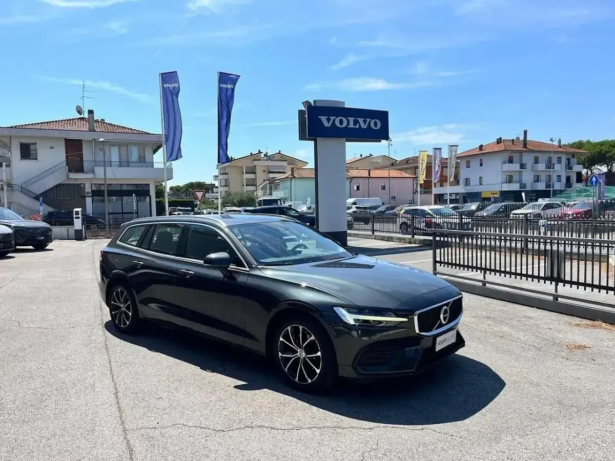Usata Volvo V60 Business Edition 150 CV (110 kW) 2018 Grigio Station wagon