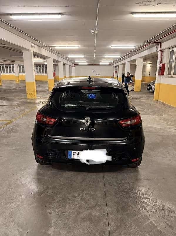 Usata Renault Clio IV Collection 75 CV (55 kW) 2015 Berlina