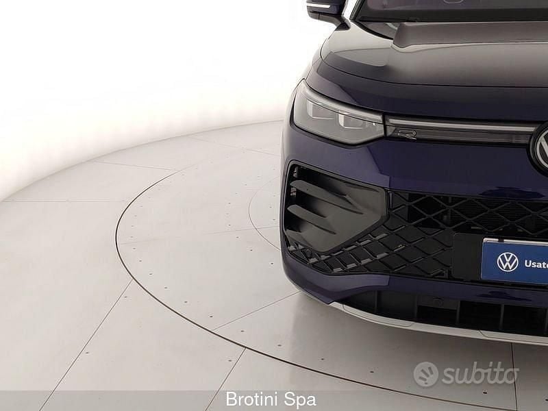 Usata VW Tayron R-line Plus 204 CV (150 kW) 2025 Blu metallizzato SUV