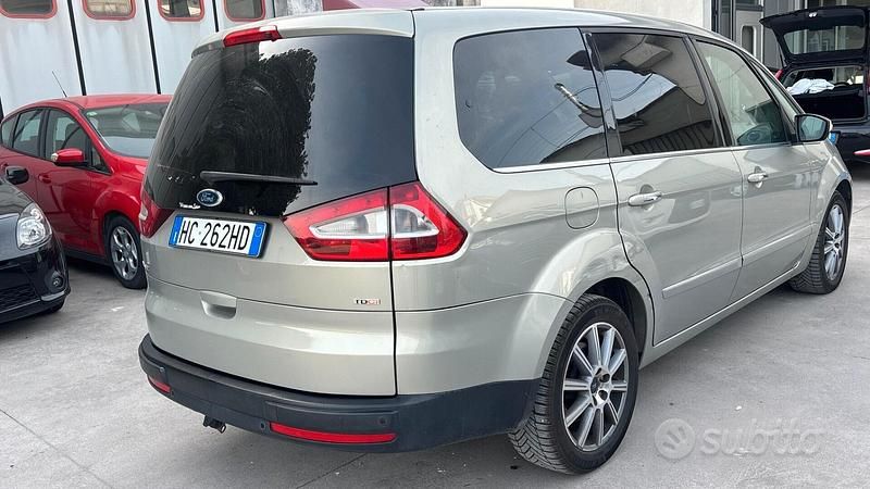 Usata Ford Galaxy 140 CV (102 kW) 2009 Grigio Monovolume