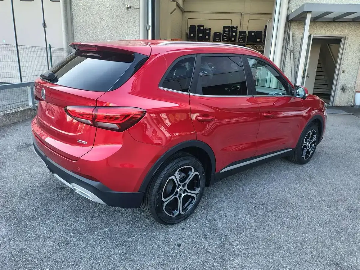 Nuova MG ZS Comfort 116 CV (85 kW) 2026 Rosso SUV