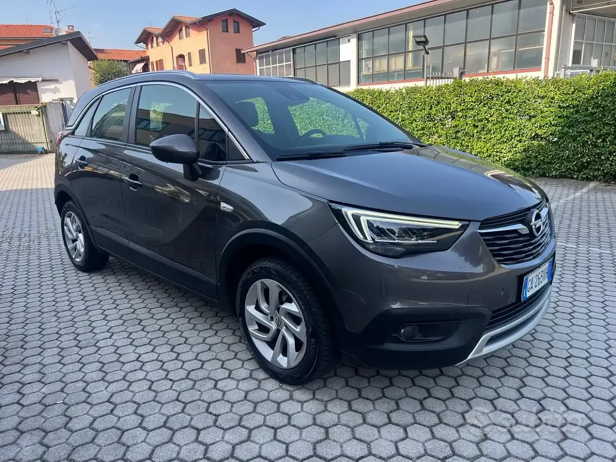 Usata Opel Crossland X Ultimate 110 CV (80 kW) 2020 Grigio SUV