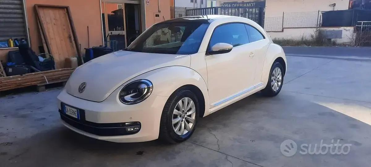 Usata VW Beetle Sportline 140 CV (102 kW) 2013 Bianco Utilitaria