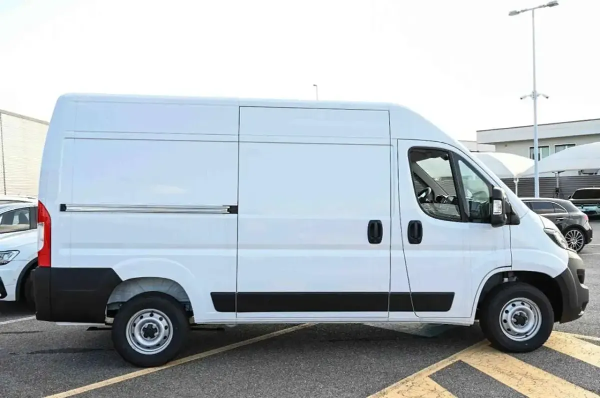 Usata Fiat Ducato 140 CV (102 kW) 2023 Bianco Furgone