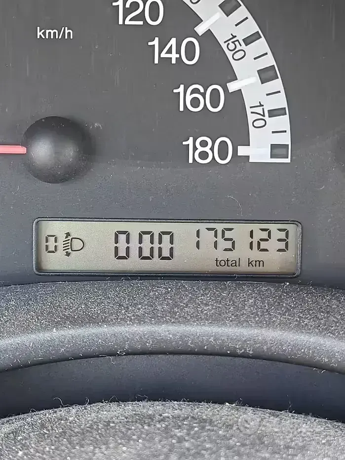 Usata Fiat Punto 60 CV (44 kW) 2000 Grigio Utilitaria
