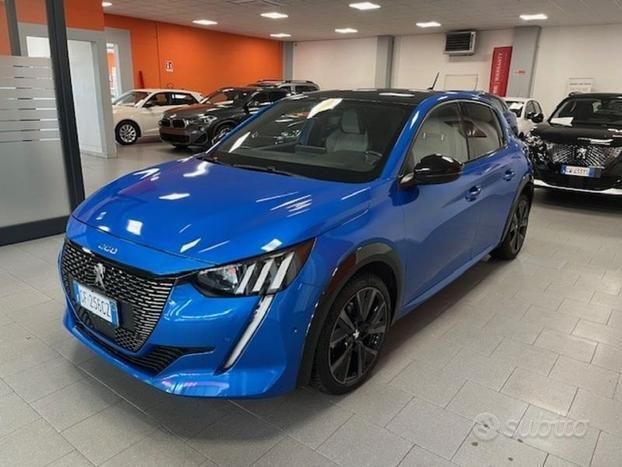 Usata Peugeot 208 GT-line 101 CV (74 kW) 2021 Blu Utilitaria
