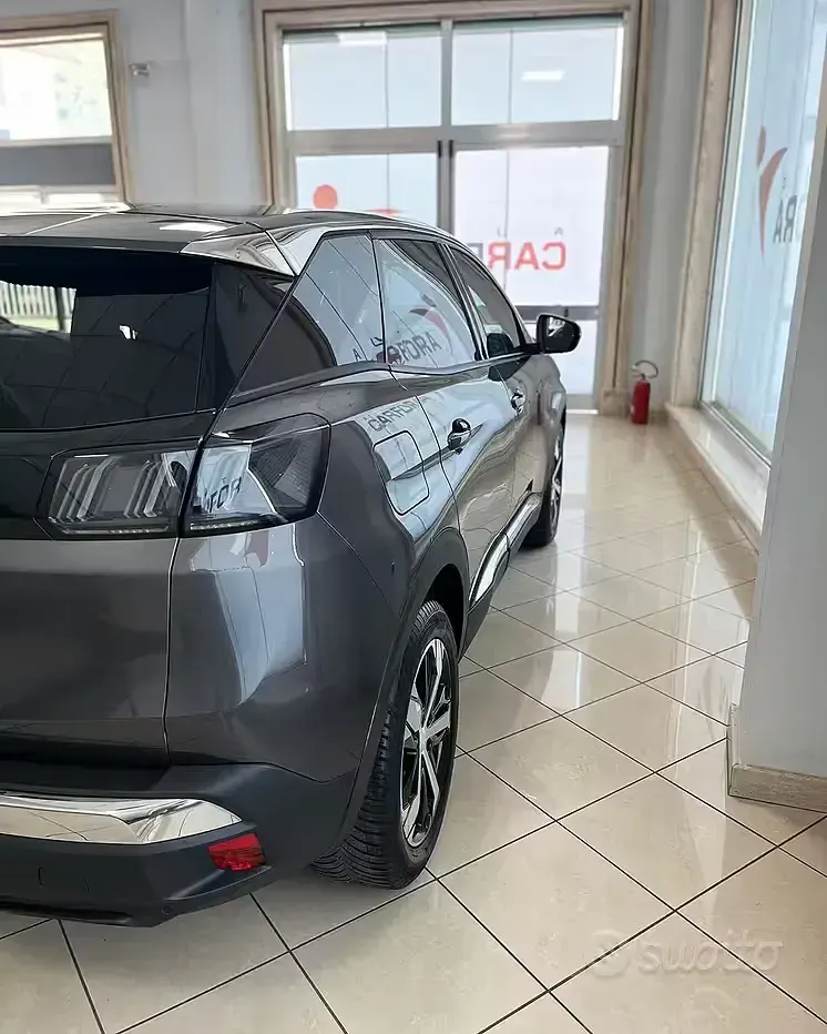 Usata Peugeot 3008 Allure 131 CV (96 kW) 2023 Grigio SUV