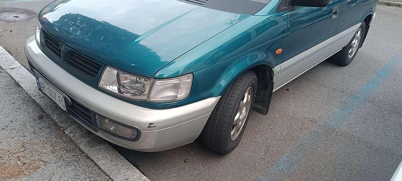 Usata Mitsubishi Space Runner 122 CV (89 kW) 1997 Blu/azzurro Monovolume