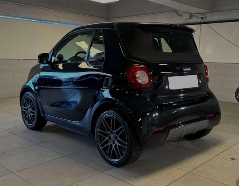 Usata Smart ForTwo Electric Drive Brabus 60 kW (82 CV) 2019 Nero Cabrio