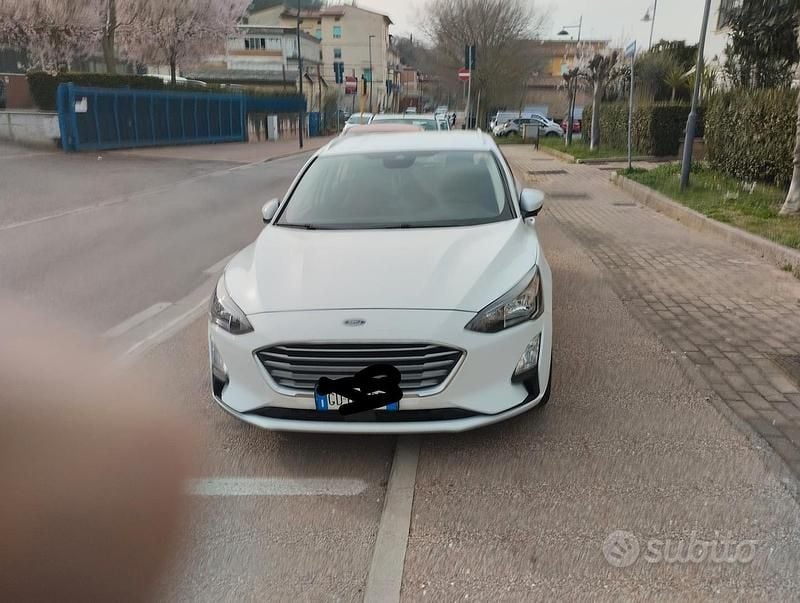 Usata Ford Focus 100 CV (73 kW) 2020 Bianco Station wagon