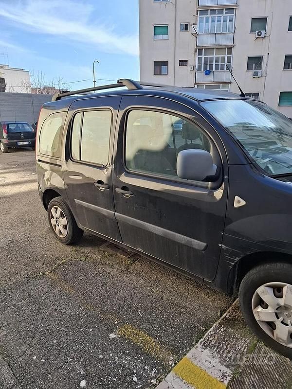 Usata Renault Kangoo 105 CV (77 kW) 2008 Nero Monovolume