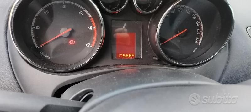 Usata Opel Meriva 110 CV (80 kW) 2011 Grigio Monovolume