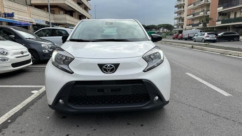 Bianco Usata 2022 Toyota Aygo X Lounge SUV | 12.900 € (Super prezzo) - Immagine 1/4