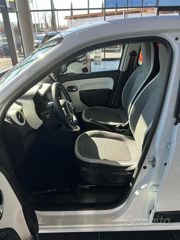 Usata Renault Twingo 60 kW (82 CV) 2023 Utilitaria