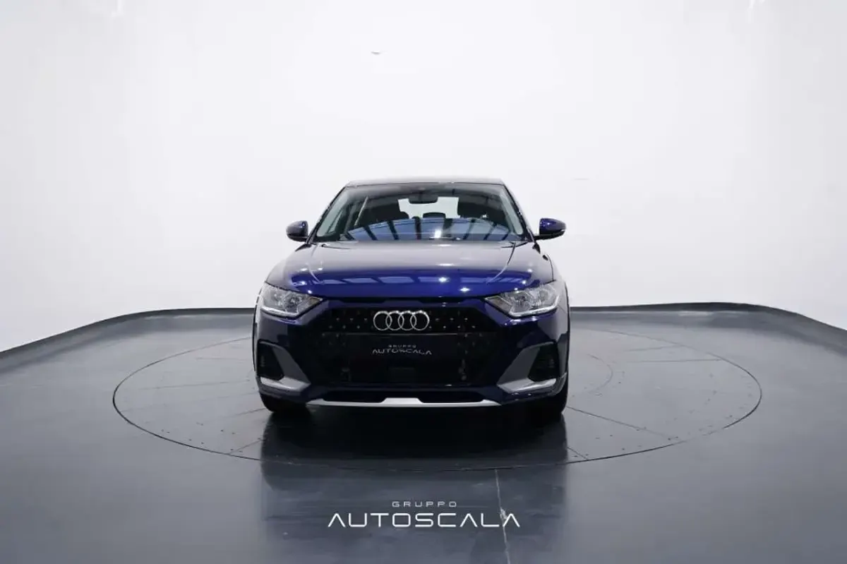 Nuova Audi A1 116 CV (85 kW) 2025 Blu navarra/tetto nero SUV