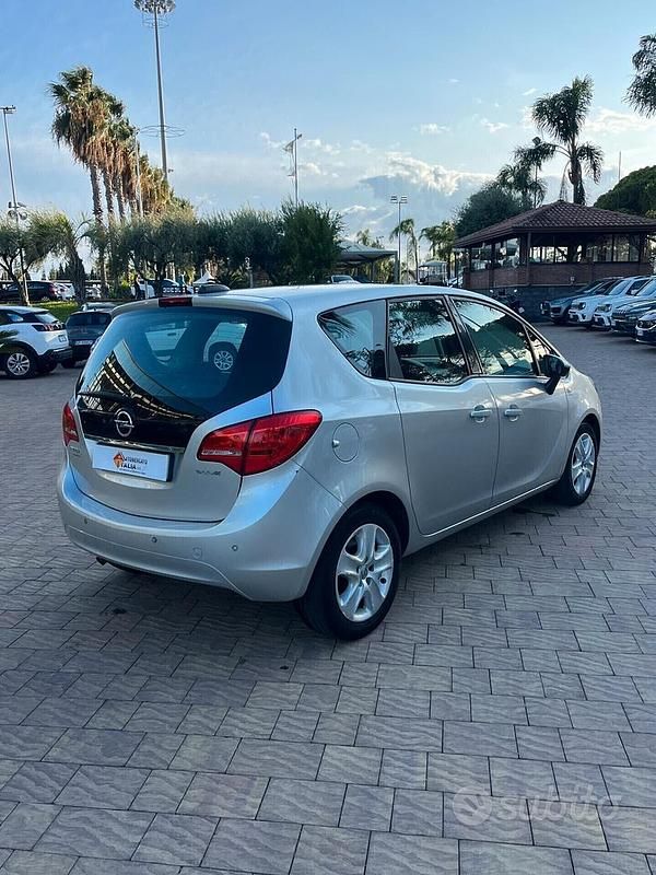 Usata Opel Meriva 120 CV (88 kW) 2017 Grigio Monovolume