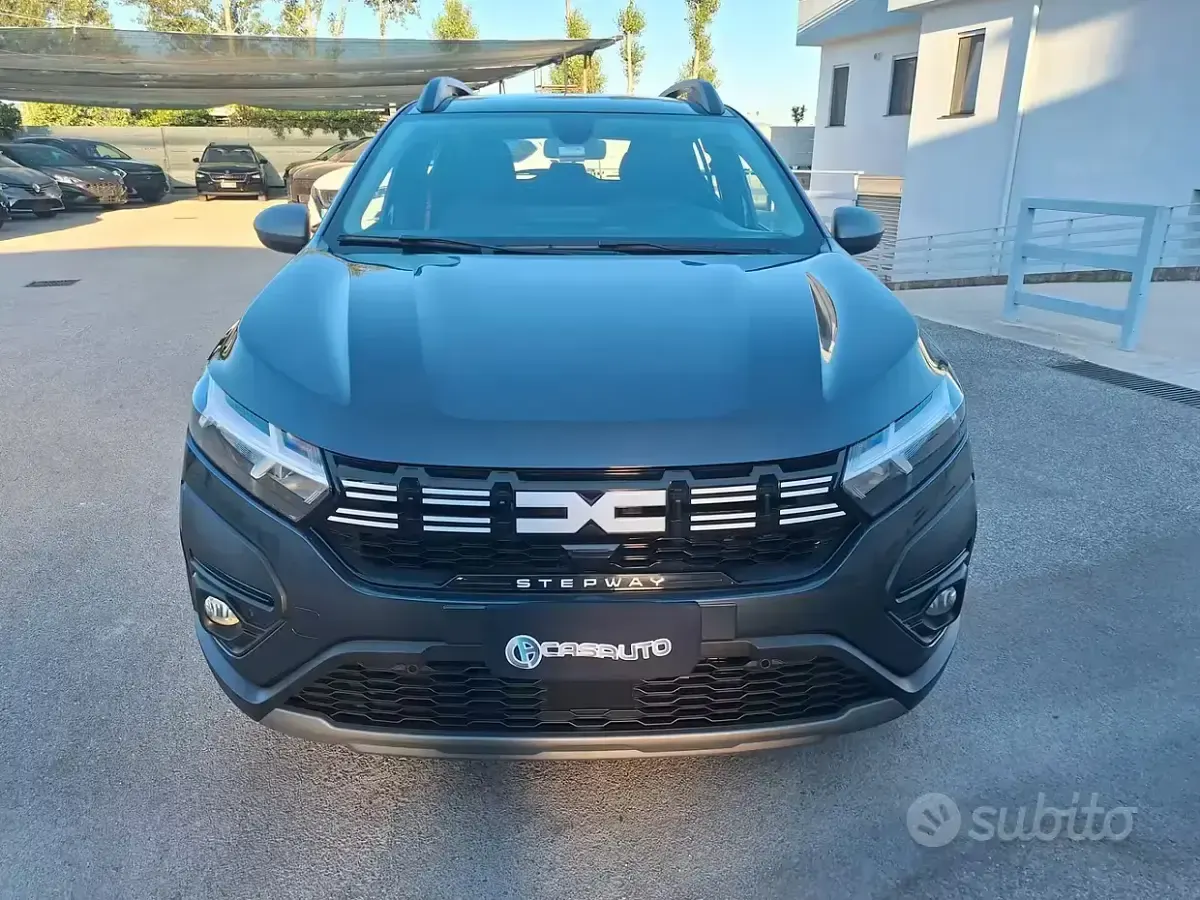 Usata Dacia Sandero Expression 91 CV (66 kW) 2023 Grigio Berlina