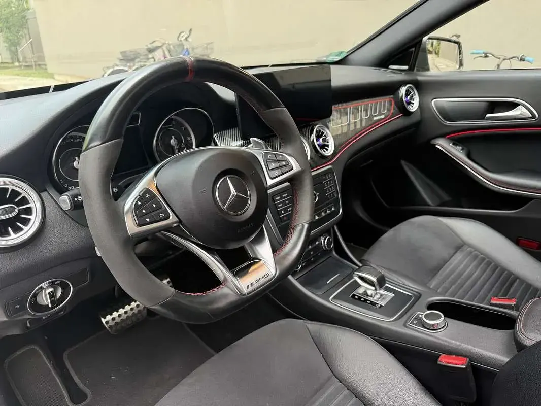 Usata Mercedes CLA45 AMG AMG 381 CV (280 kW) 2015 Bianco Coupé