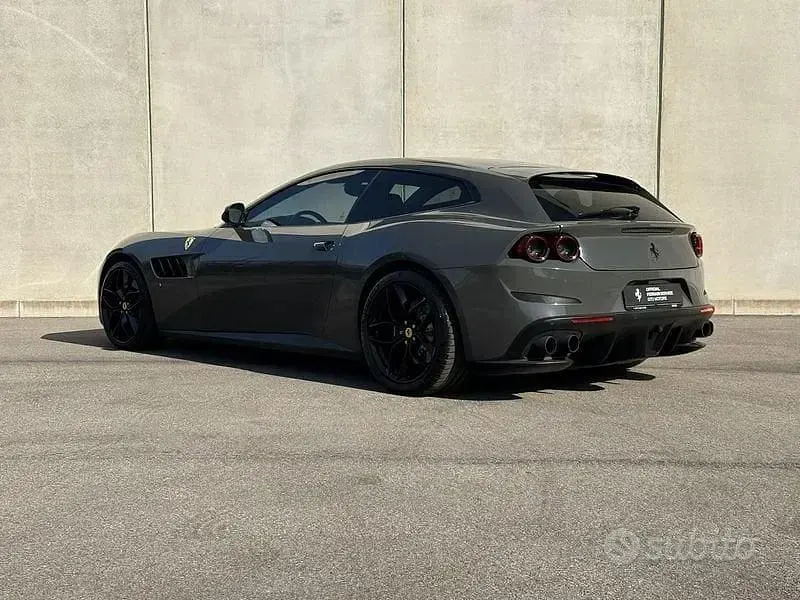 Usata Ferrari GTC4Lusso 610 CV (448 kW) 2018 Grigio Station wagon
