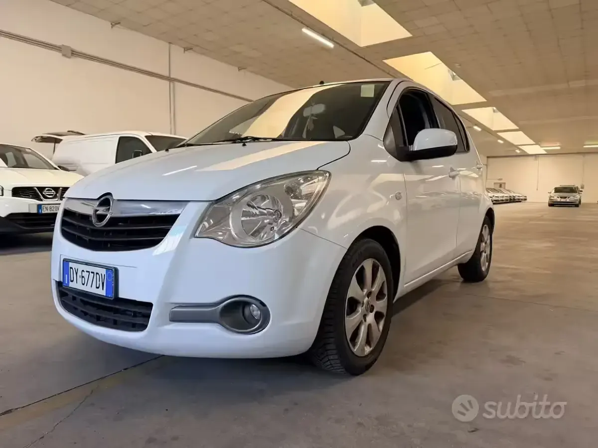 Usata Opel Agila Enjoy 65 CV (47 kW) 2009 Bianco Utilitaria