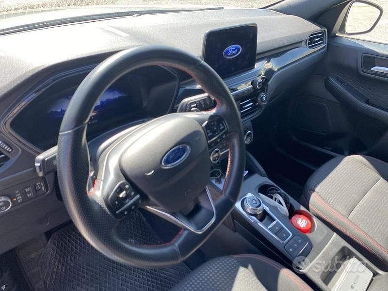 Usata Ford Kuga ST-Line 120 CV (88 kW) 2021 Grigio SUV