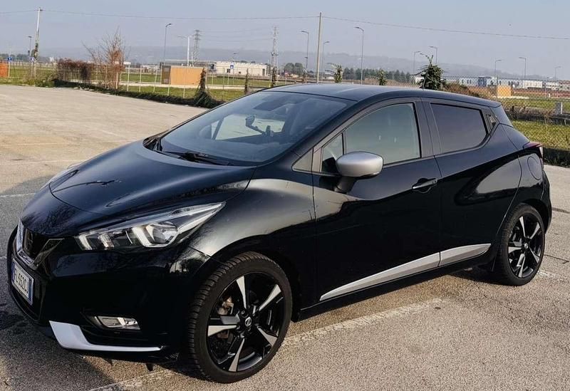 Usata Nissan Micra N-Connecta 90 CV (66 kW) 2017 Nero Utilitaria
