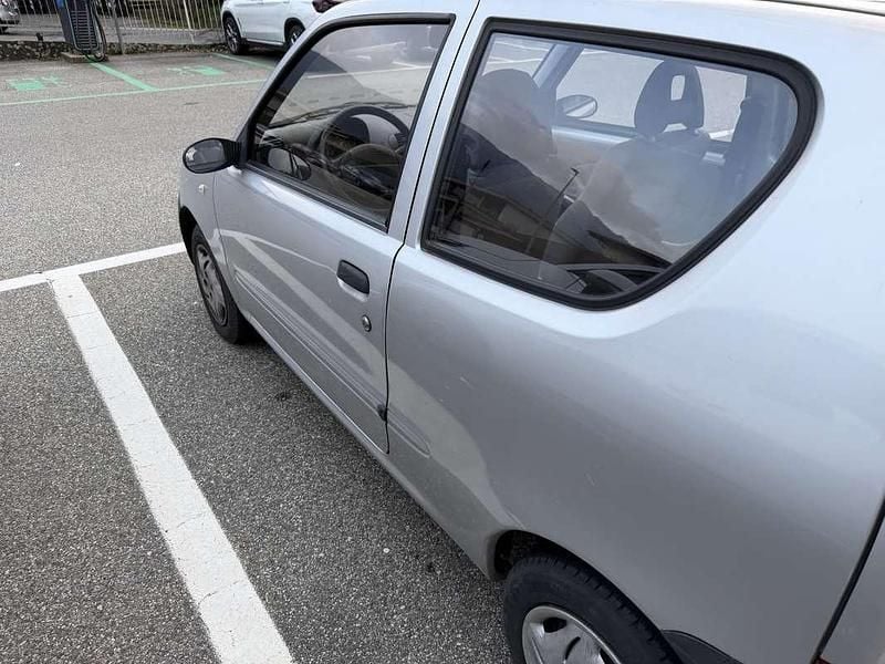 Usata Fiat 600 Pop 54 CV (39 kW) 2005 Argento Utilitaria