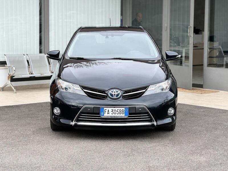 Usato 2015 Toyota Auris Hybrid 1.8 El_Hybrid 99 CV (12.300 €)