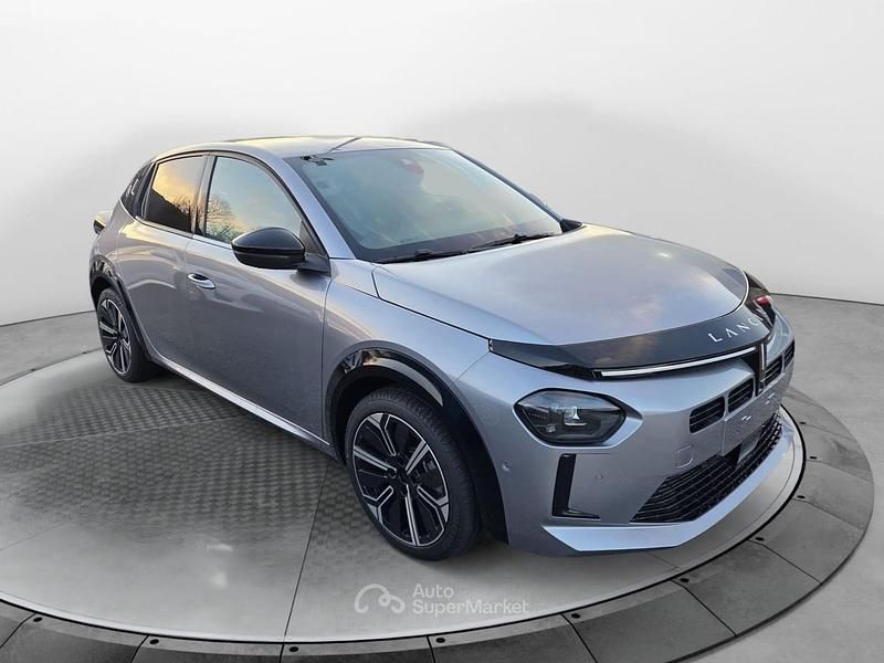 Nuova Lancia Ypsilon 101 CV (74 kW) 2025 Gray Utilitaria