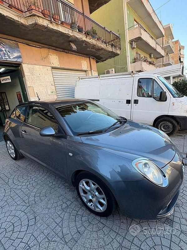 Usado Alfa Romeo MiTo 95 CV (69 kW) 2012 Gris Utilitario