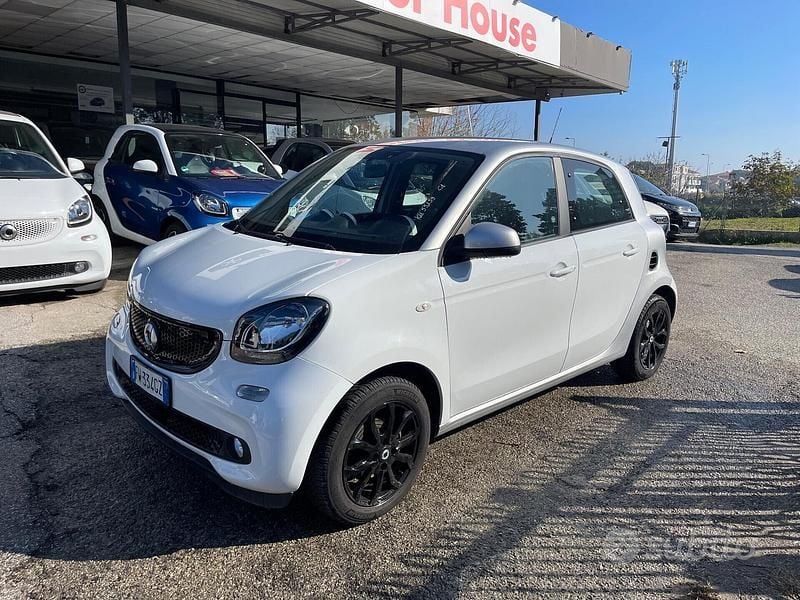 Usata Smart ForFour 70 CV (51 kW) 2019 Bianco Utilitaria