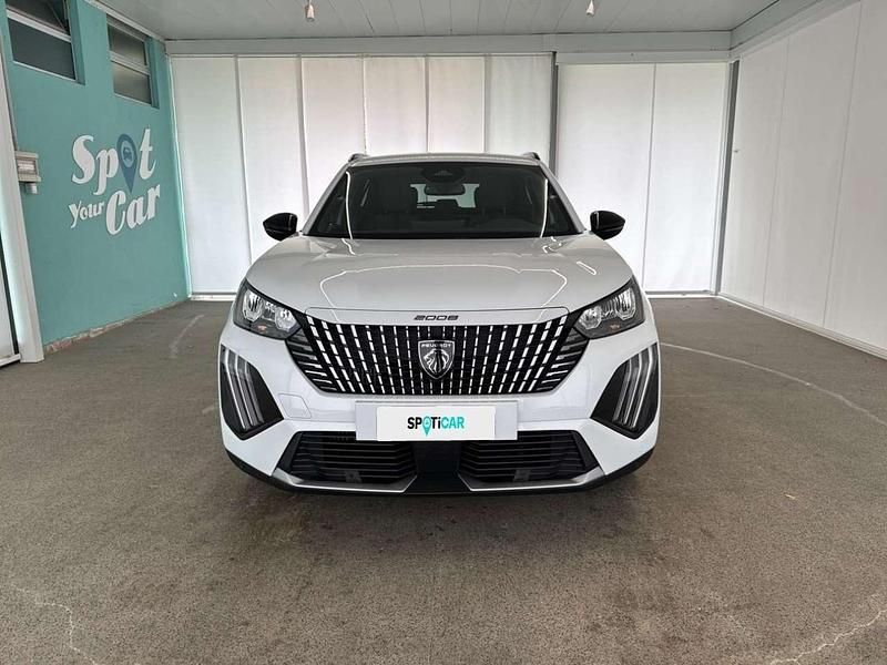 Usata Peugeot 2008 Allure 102 CV (75 kW) 2025 Bianco SUV